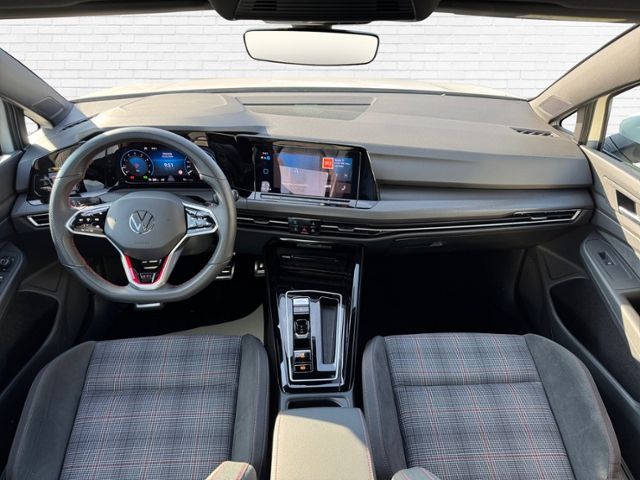 Fahrzeugabbildung Volkswagen Golf VIII GTI 2.0 TSI DSG KLIMA LED ALU