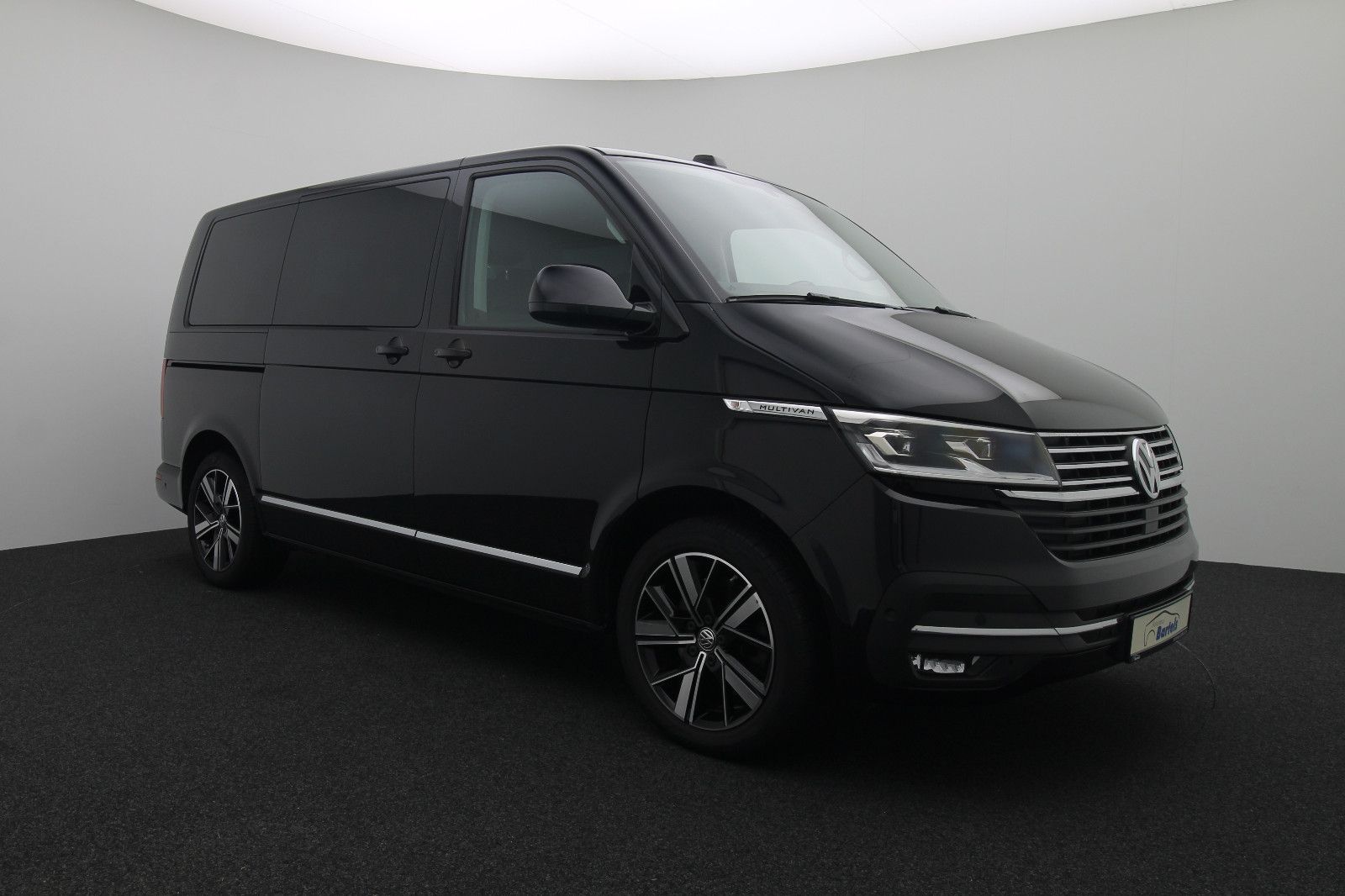 Fahrzeugabbildung Volkswagen T6.1 Multivan Highline 4MOTION Standheizung ACC