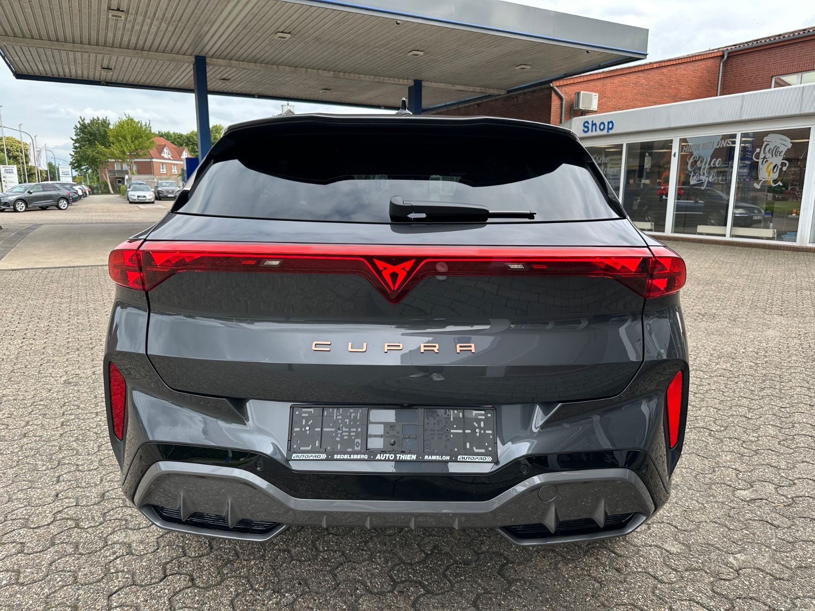 Fahrzeugabbildung CUPRA Terramar 1.5 eTSI DSG AHK/Navi/LED/ACC/SHZG