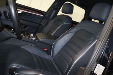 Volkswagen Touareg - 11