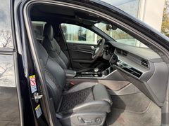 AUDI RS6 Avant PERFORMANCE/ STANDHZG./ B&O/ 22"/ PANO AUDI RS6 Avant PERFORMANCE/ STANDHZG./ B&O/ 22"/ PANO