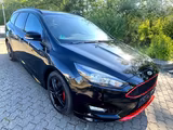 Ford Focus 1,0 Turnier ST-Line Red; Navi - Ford Focus: ST Line Red