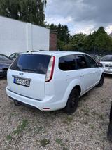 Ford Focus 1,6 Titanium Turnier Autom. Titanium - Ford Focus aus 2008: 1.6