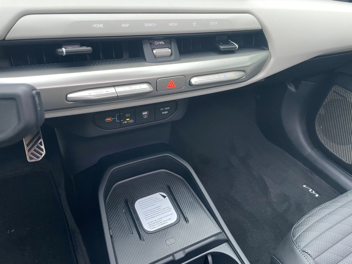 Fahrzeugabbildung Kia EV4 Fastback Kamera Schiebedach Sitzbelüftung