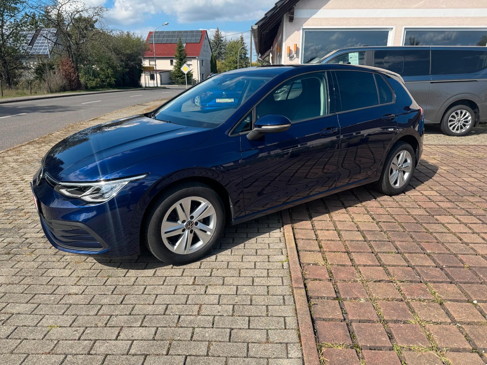 Volkswagen Golf VIII Lim. Life Business