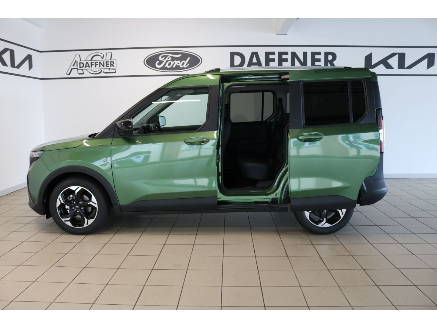 Fahrzeugabbildung Ford Tourneo Courier Active AUTOMATIK,