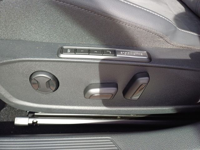 Golf 1.5 TSI Style ACC/AHK/NAVI/LED/SHZ/KLIMA/RF