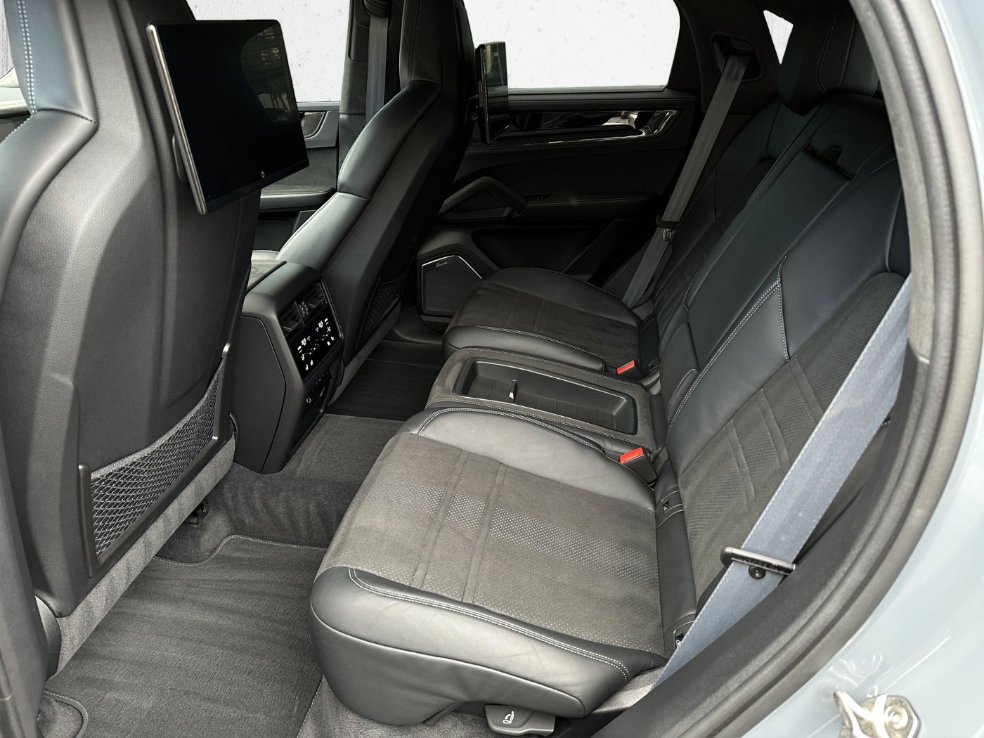 Porsche Cayenne Turbo E-Hybrid Coupé mit GT-Paket 360° foto 8