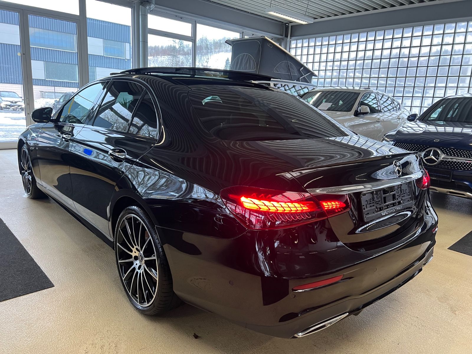 Fahrzeugabbildung Mercedes-Benz E 400 d 4Matic AMG LINE *PANO*designo-manufaktur