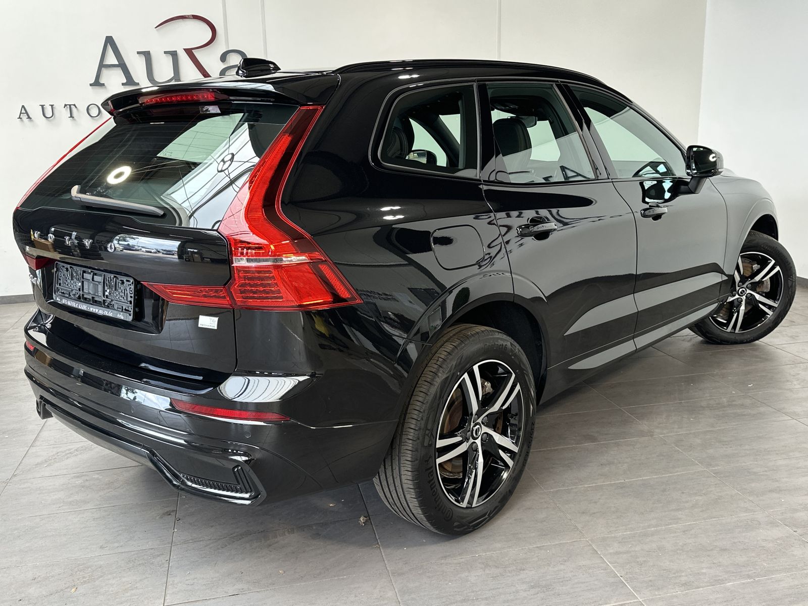 Fahrzeugabbildung Volvo XC60 T6 Hybrid AWD R-Design NAV+LED+AHK+PANO+ACC