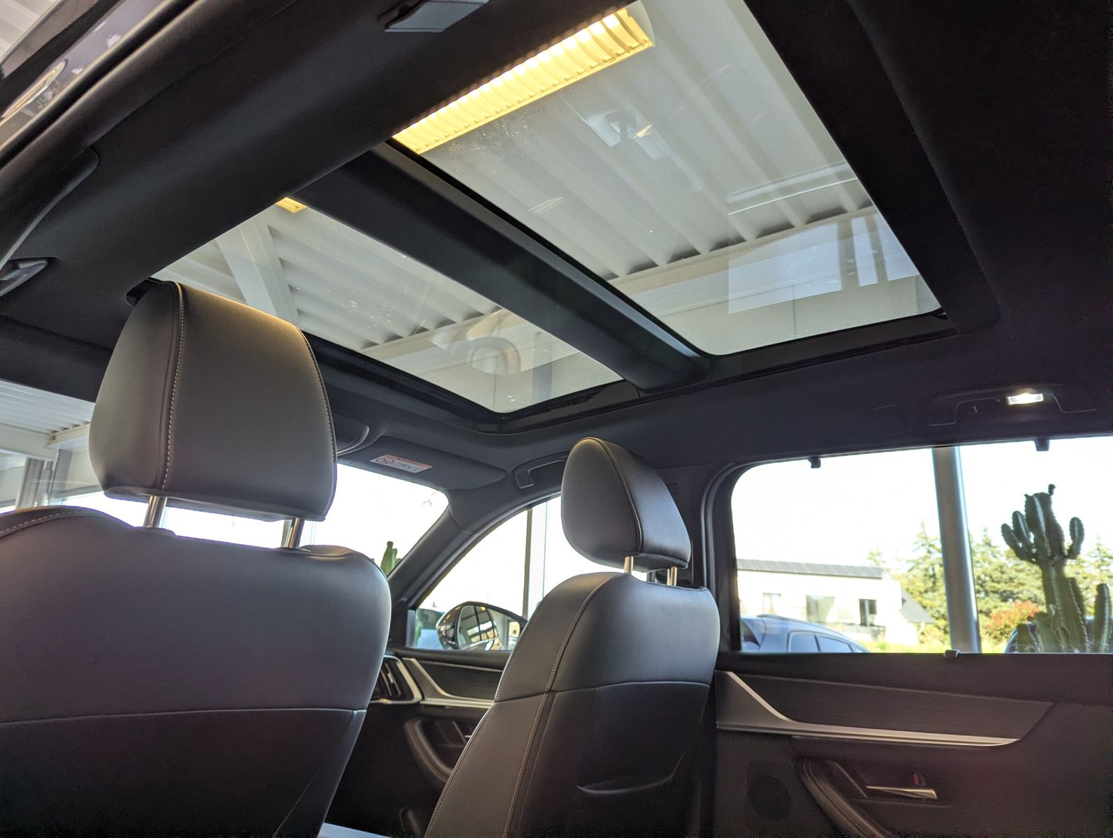 Fahrzeugabbildung Mazda CX-80 2.5 SKYACTIV PHEV 327 HOMURA+ 7-Sitze Pano