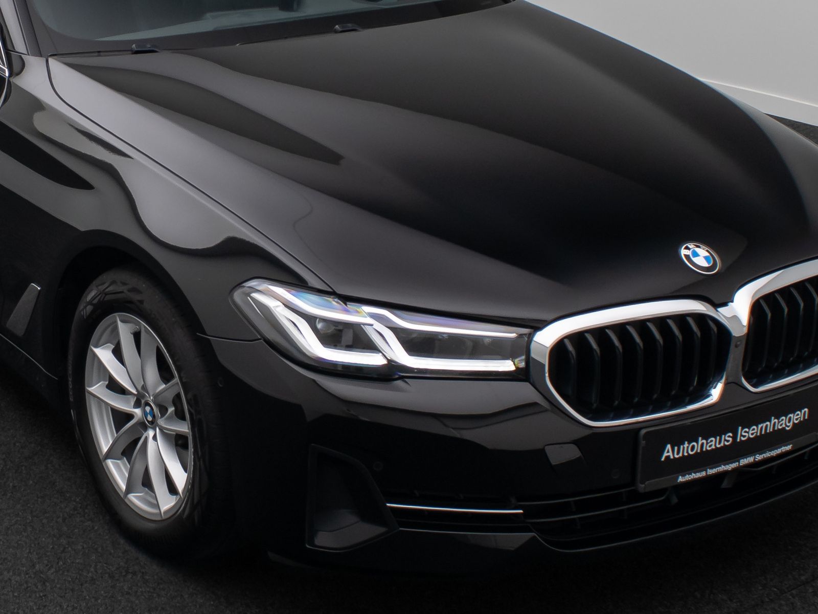 Fahrzeugabbildung BMW 520d ACC 360&deg;HUD DAB Panorama 4xKlima Komfort