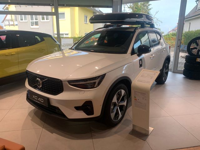 Volvo XC40 B4 Benzin Plus Dark 2WD