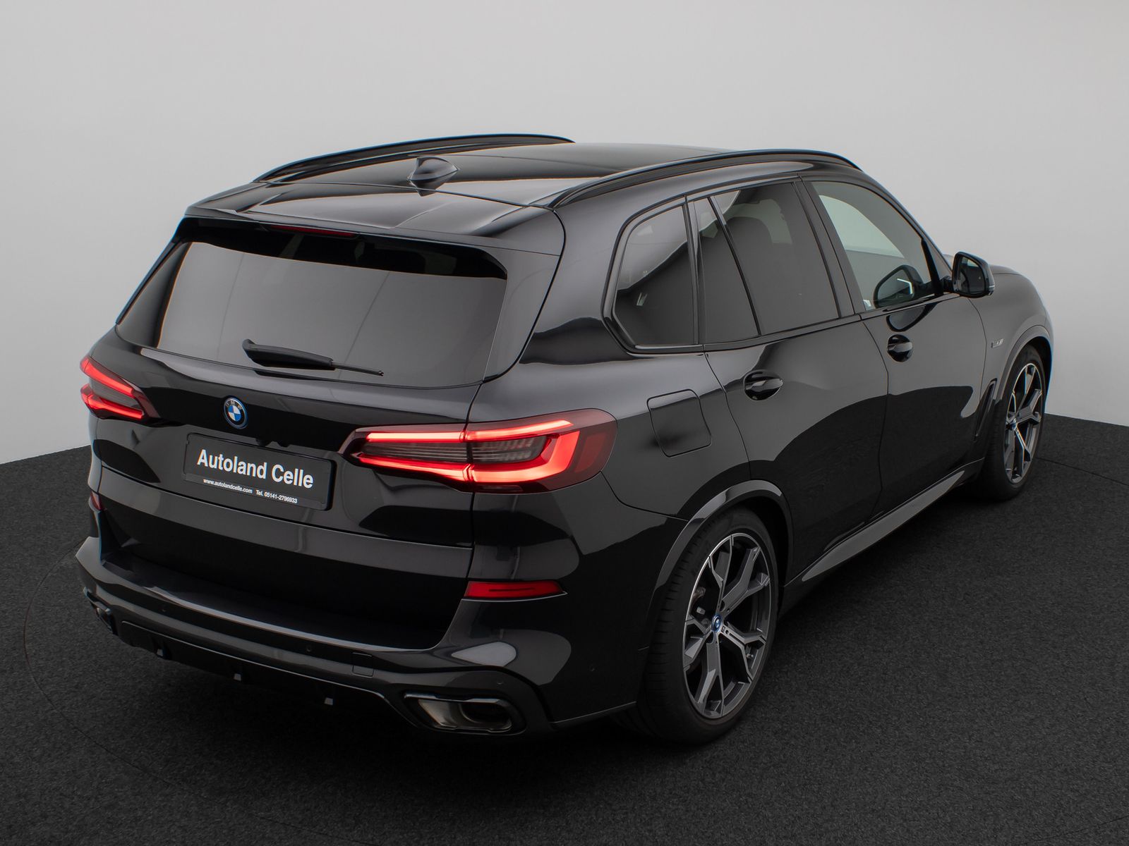 Fahrzeugabbildung BMW X5 xD45e M Sport Panorama Laser 360°HUD DAB B&W