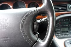 Fahrzeugabbildung Jaguar XJ Executive 3.2 V8 Automatik Leder LM PDC
