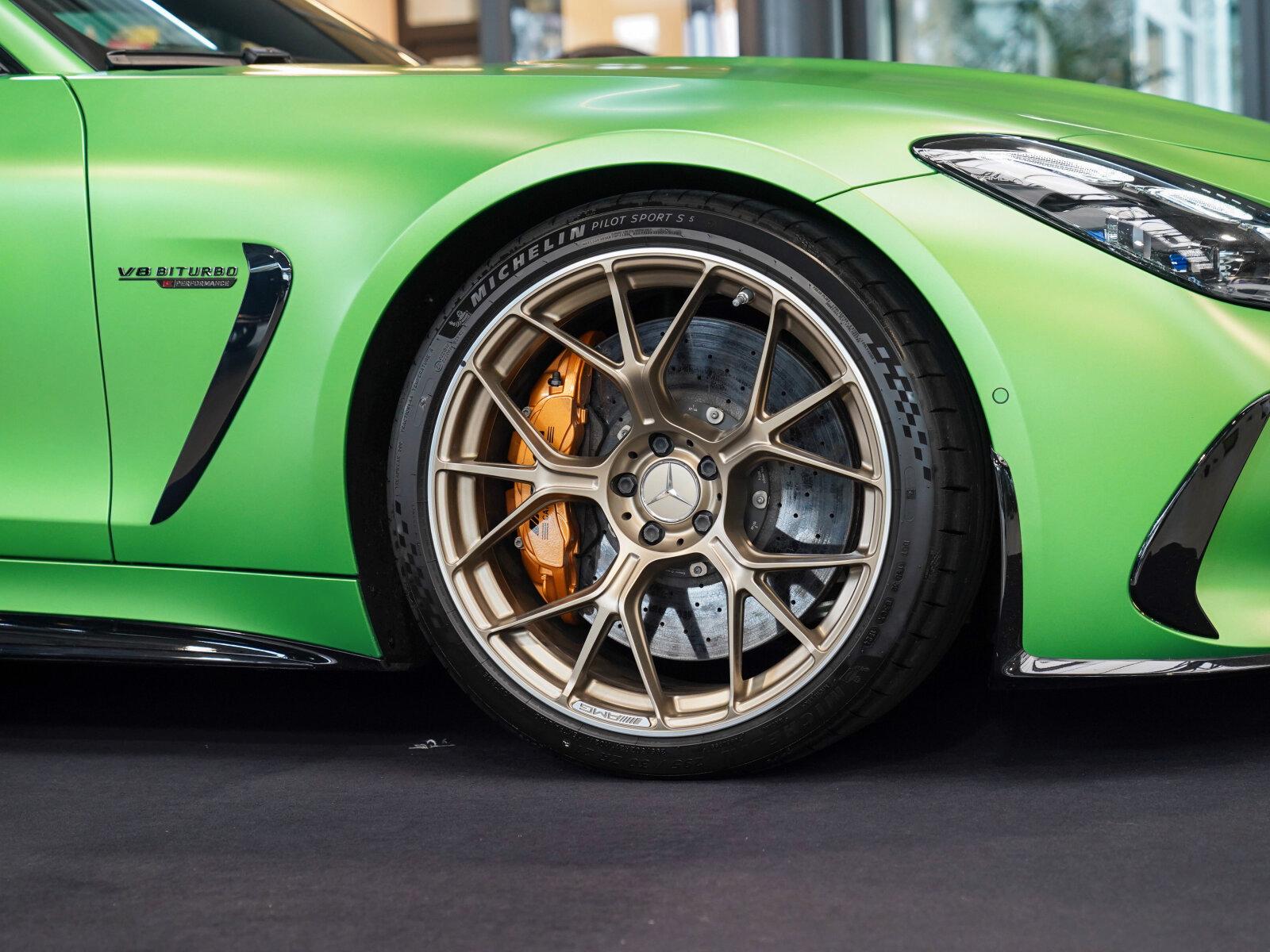 Mercedes-Benz AMG GT 63 S E PERFORMANCE green hell MATT tech