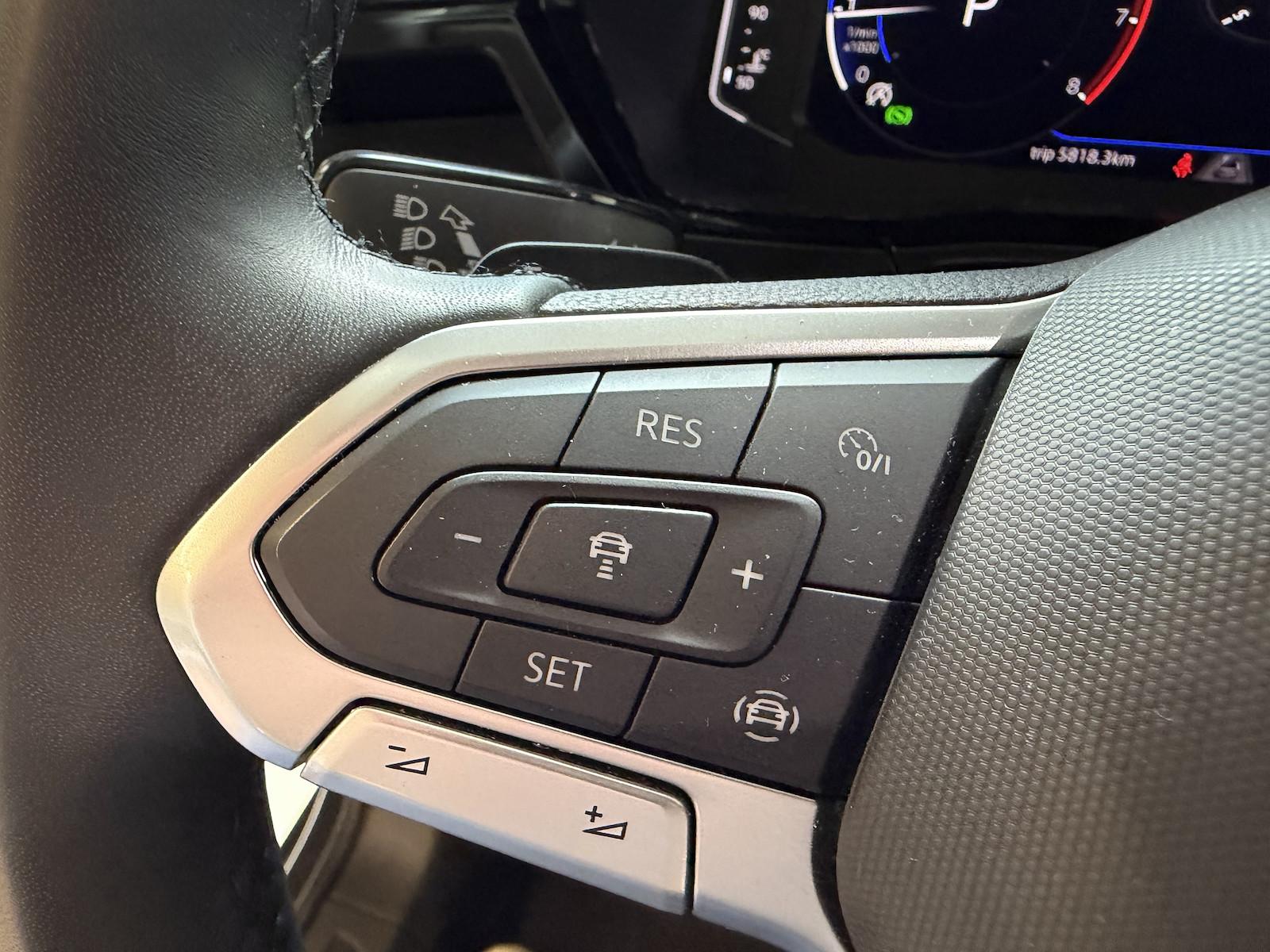 Volkswagen Touran 1,5TSI DSG Highline LED 7 Sitze NAVI AHK, миниатюра 10