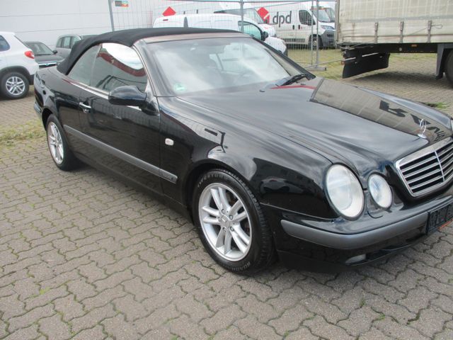 Mercedes-Benz CLK 320