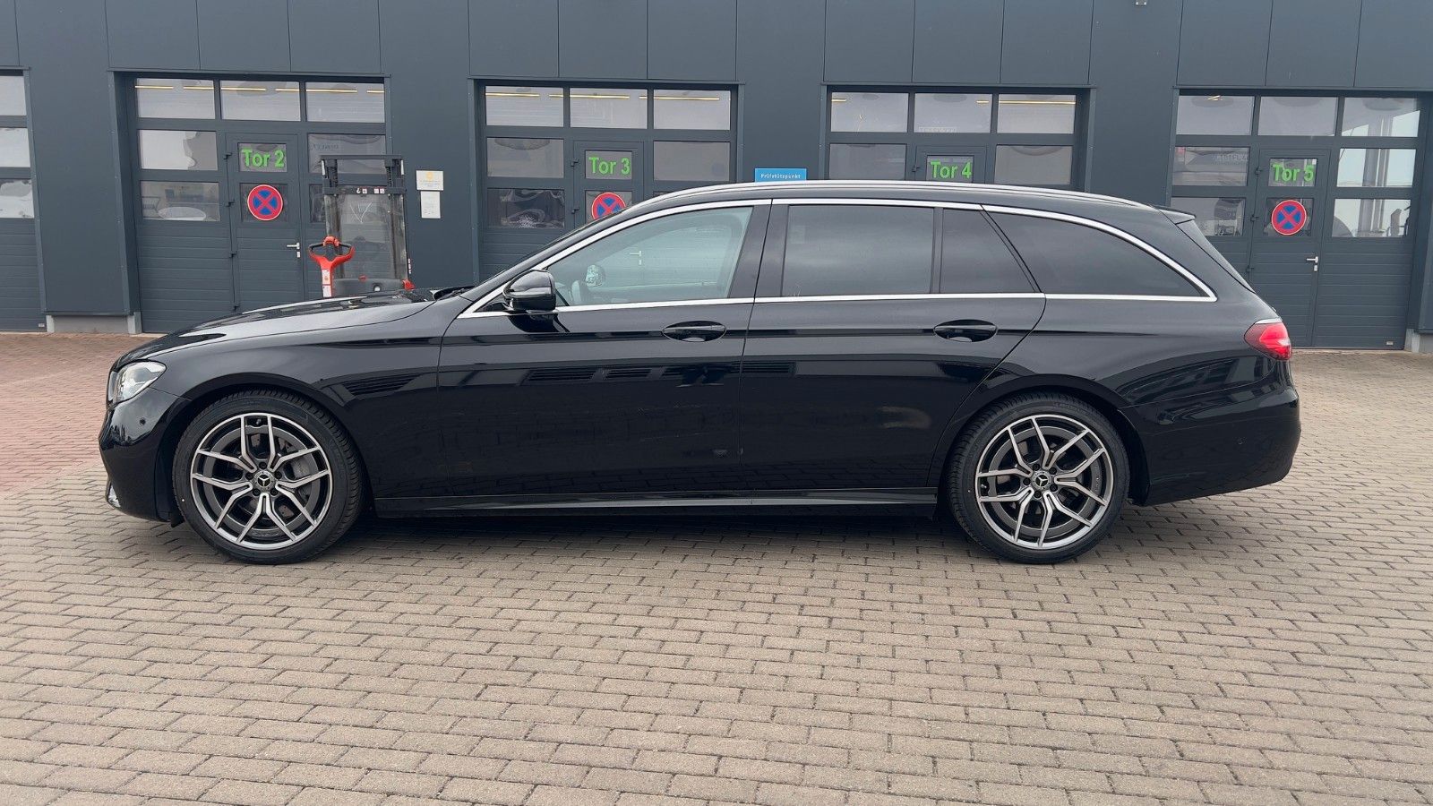 Fahrzeugabbildung Mercedes-Benz MIETKAUF*E 200 T-Modell AMG Line*MIETKAUF