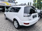 Mitsubishi Outlander Motion 2,0  2WD*Navi+Xenon+Teilleder* - Mitsubishi Outlander: Motion