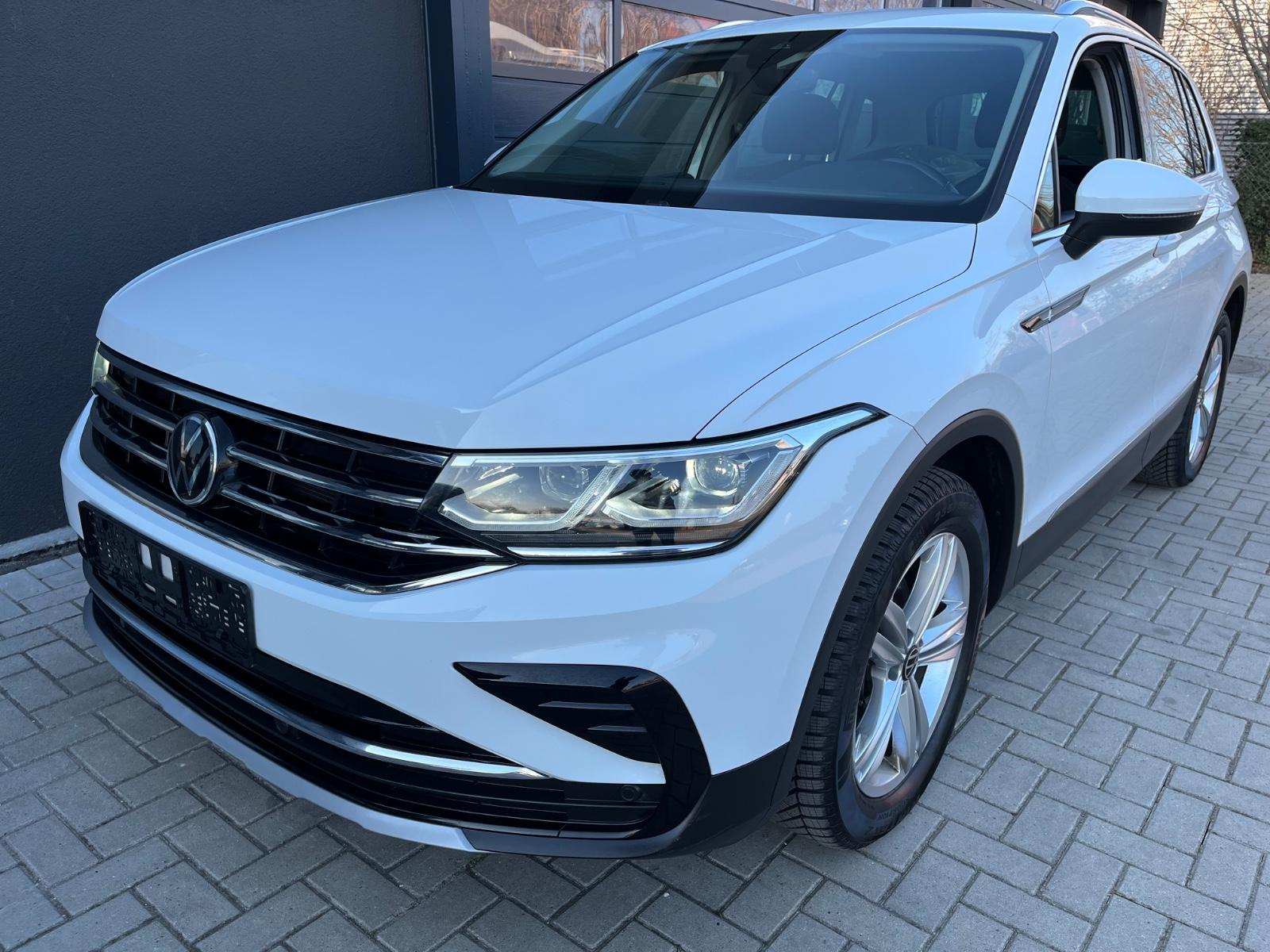Volkswagen Tiguan Elegance 4Motion LED DSG Lenkradh. Standh