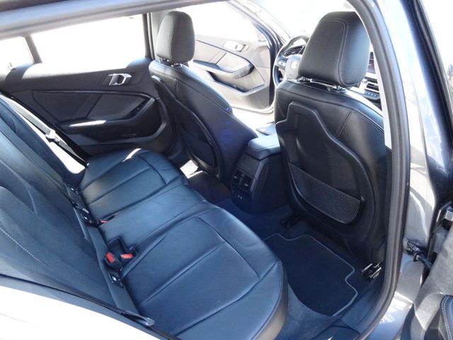 Fahrzeugabbildung BMW 118d Sport Line/2.Hd/Virtual/Leder/HUD/Navi/Kam/