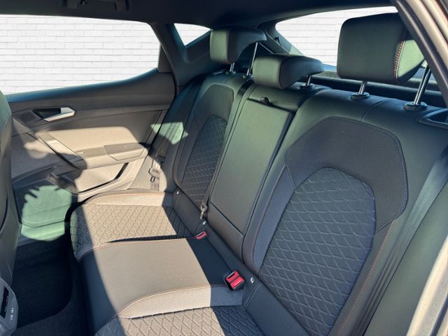 Fahrzeugabbildung SEAT Leon 1.5 eTSI FR DSG KLIMA LED ALU