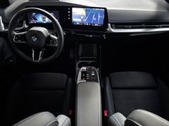 Fahrzeugabbildung BMW 220i Active Tourer -- M Sport/ ACC/ AHK/ HeadUp
