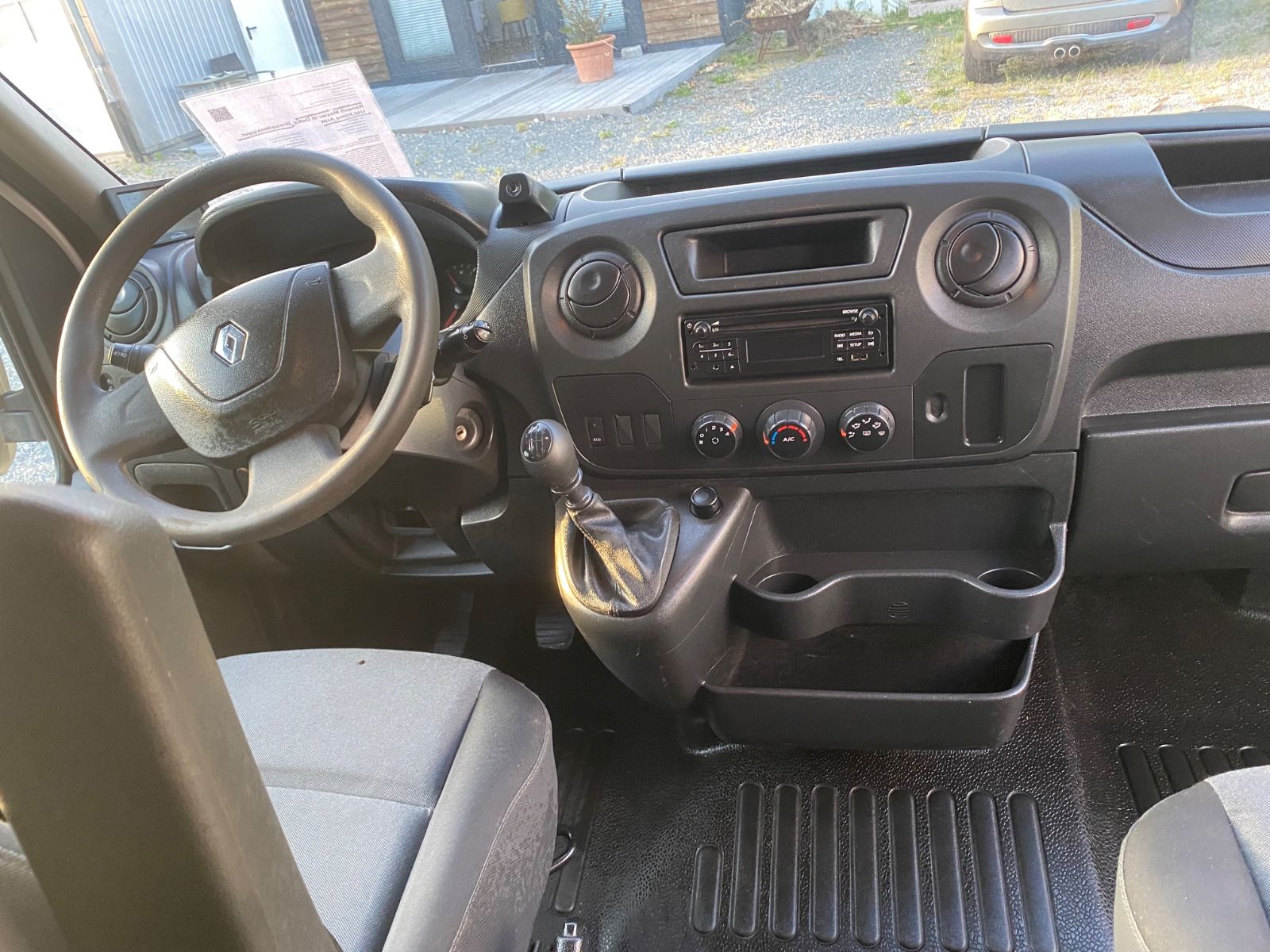 Fahrzeugabbildung Renault MasterIII DoKaDreiseitenkipper,1Hd,Klima,AHK,Kam