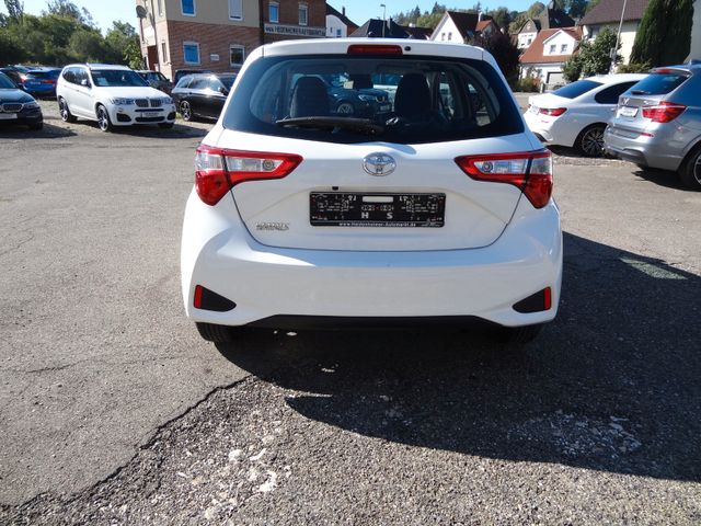 Fahrzeugabbildung Toyota Yaris Comfort/Automatik/1.Hd/Kam/4-Türig/