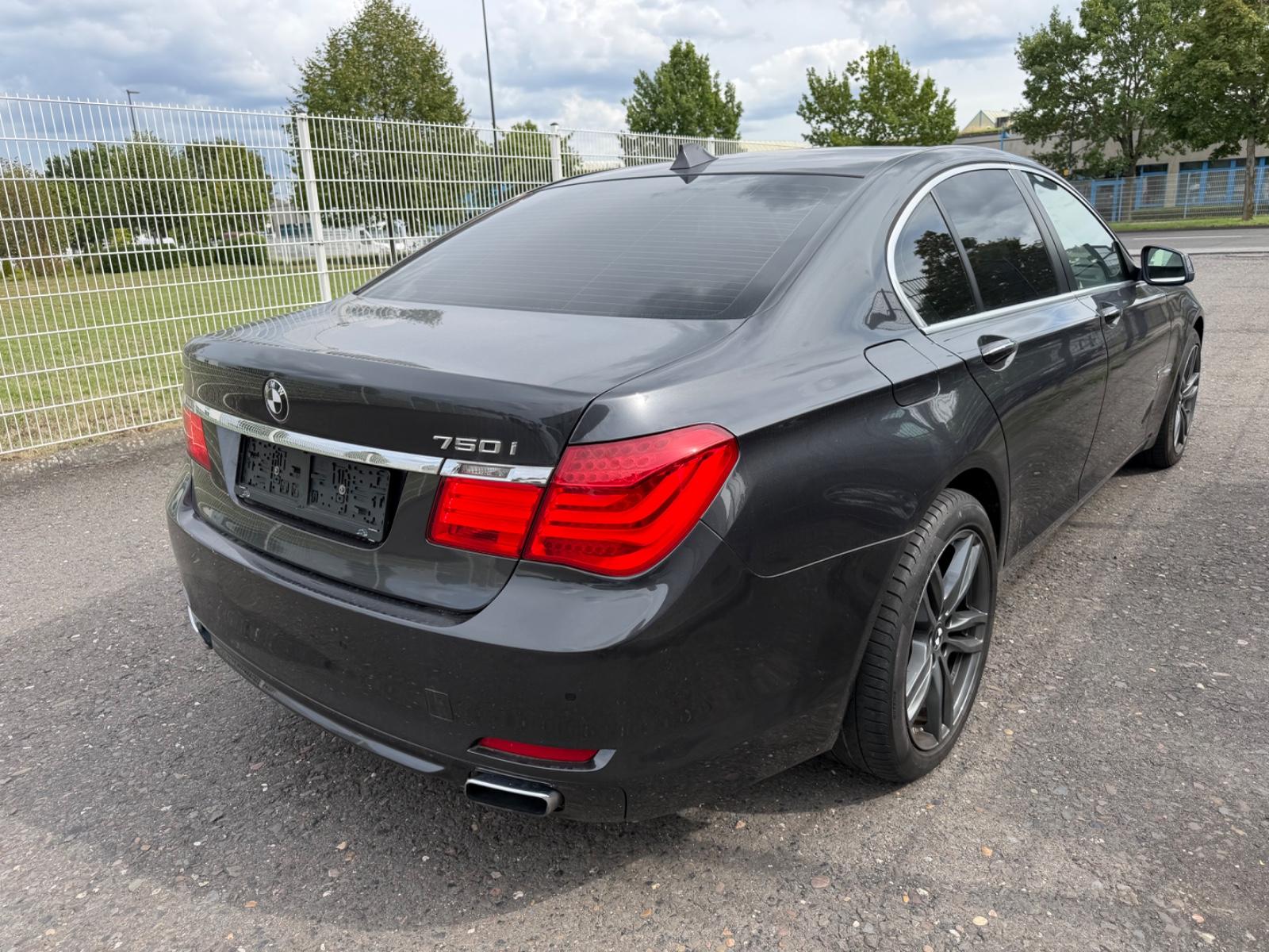 BMW Série 7 750Li xDrive | 408 ch | BVA | Affichage tête haute | Sièges ventilés | Caméras 360° | Portes Soft-Close | Cuir