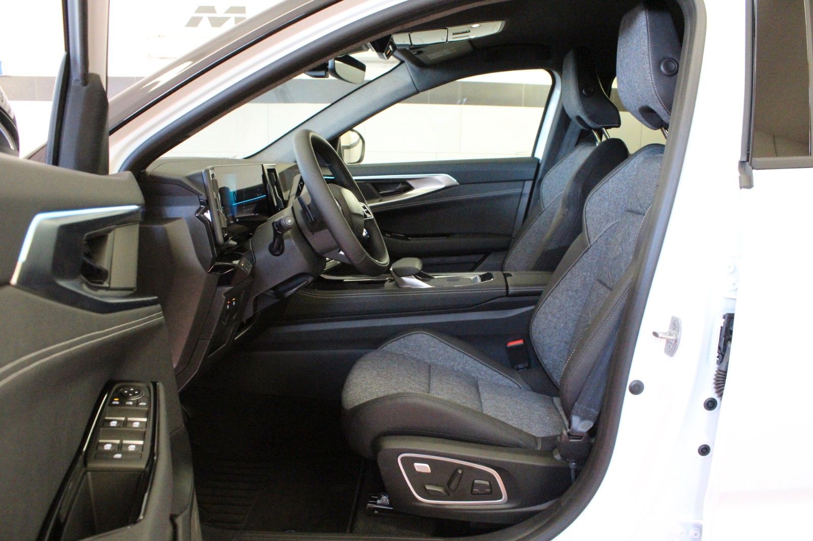 Fahrzeugabbildung Renault Austral Mild Hybrid 160 Techno *Allwetterreifen*