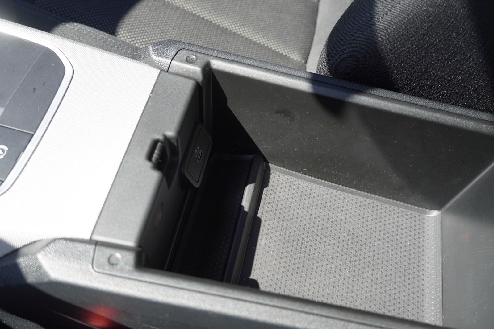 BMW 318i Touring LED Navi Tempomat Keyless Head-Up foto 19