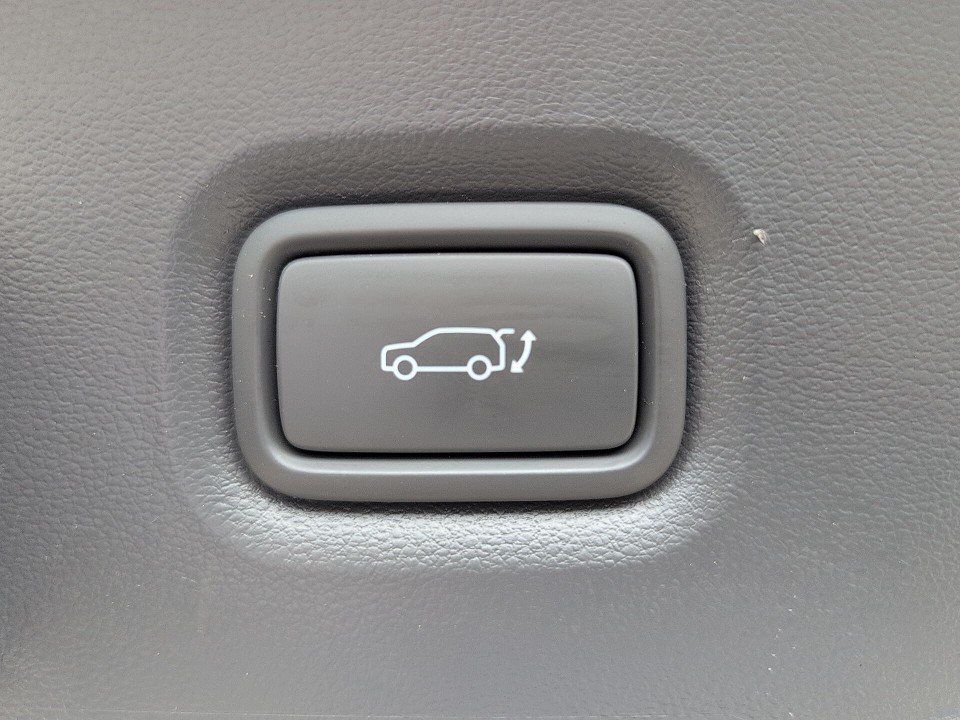 Fahrzeugabbildung Hyundai IONIQ 5 77kWh UNIQ 4WD ASSIS-P 1HD AHK GAR-04/31
