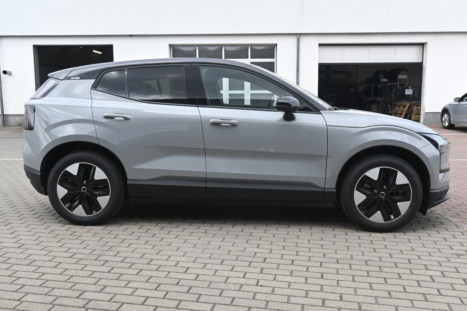 Fahrzeugabbildung Volvo EX30 Single Plus*Winter Paket*Scheibentönung*AHK