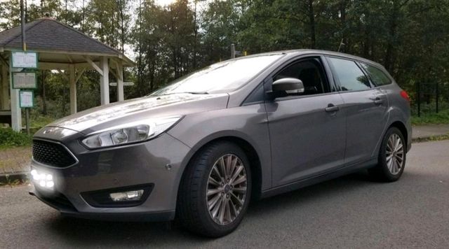 Ford Focus MK3 1,5TDCI 120PS Automatik AHK...