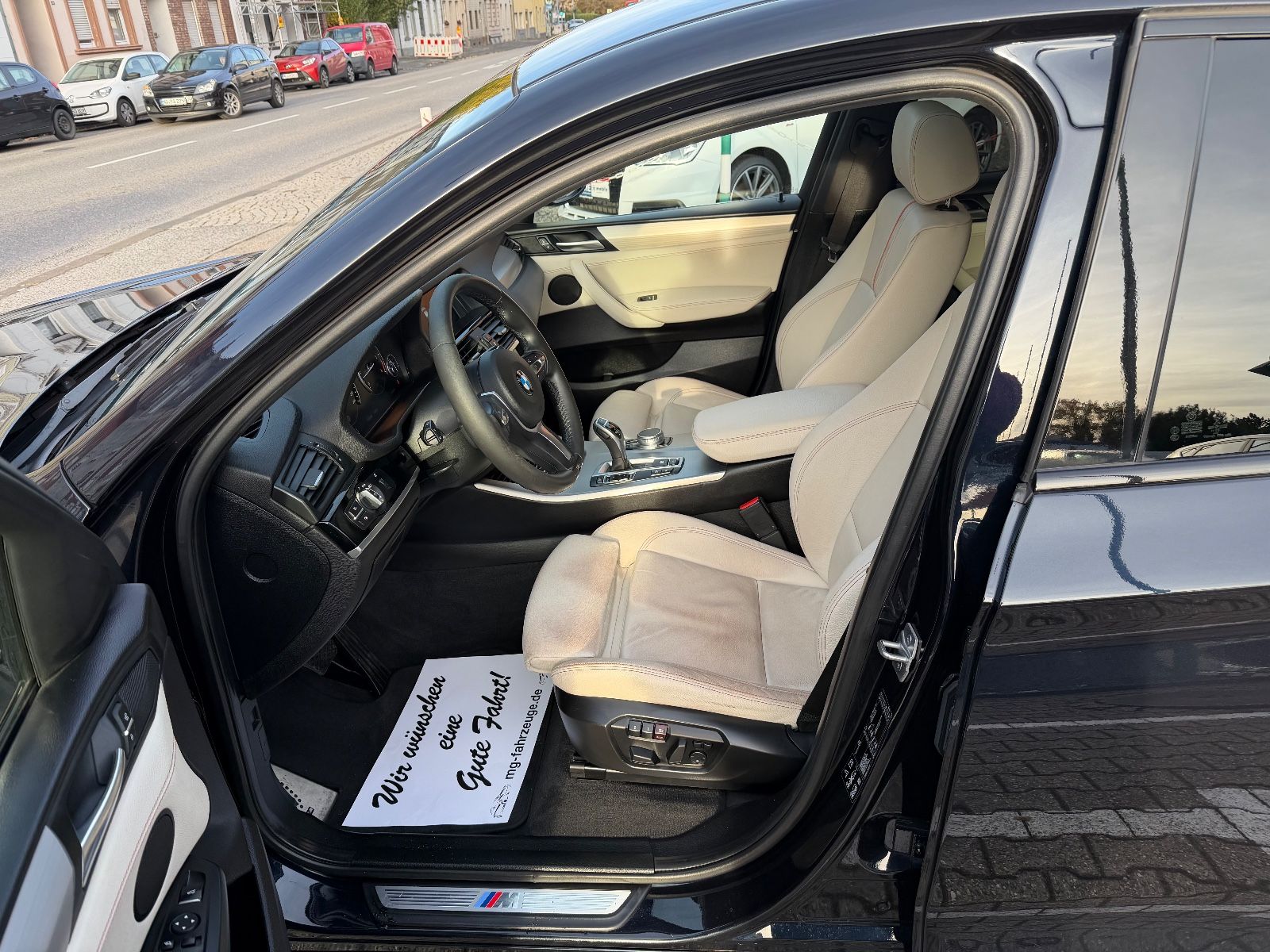 Fahrzeugabbildung BMW X4 xDrive 35 d M SPORT STANDHEIZUNG AHK SD LED