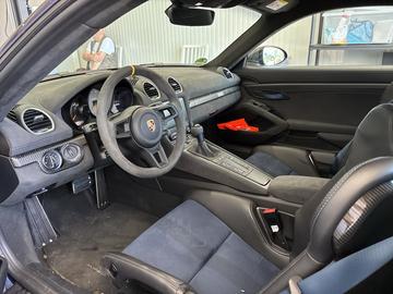 صورة 9 لـ 2023 Porsche CAYMAN