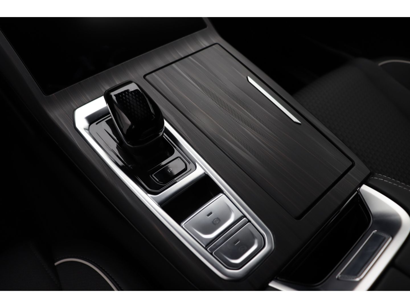 Fahrzeugabbildung GWM Wey 03 2.0 Premium PHEV 360 Kamera Elektr. Heckk