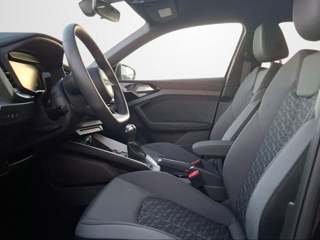 A1 SPORTBACK 30 TFSI ADVANCED LED+SHZ+PDC+DAB