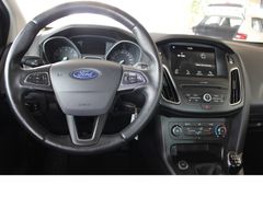 Fahrzeugabbildung Ford Focus Lim.18 Zoll,Alu,Sitzheizung,PDC,AHK