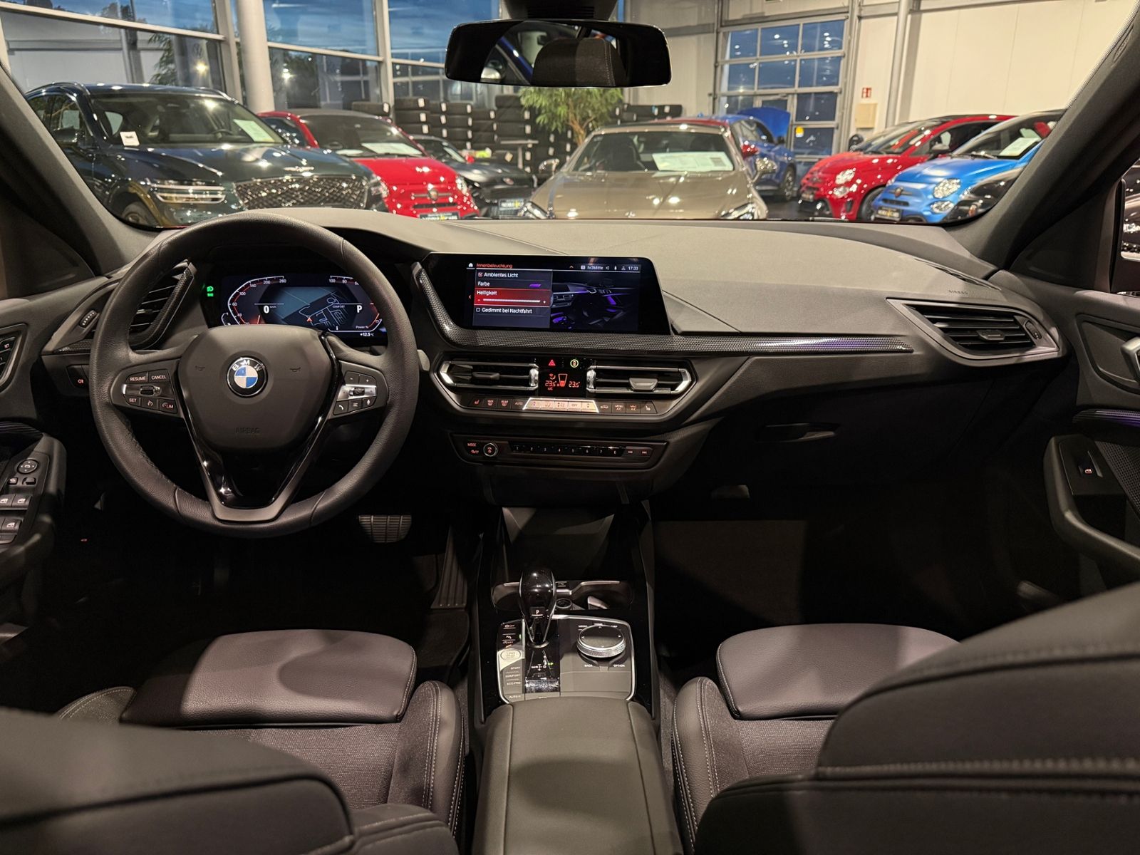 Fahrzeugabbildung BMW 120 i Advantage PANO AHK LED NAVI