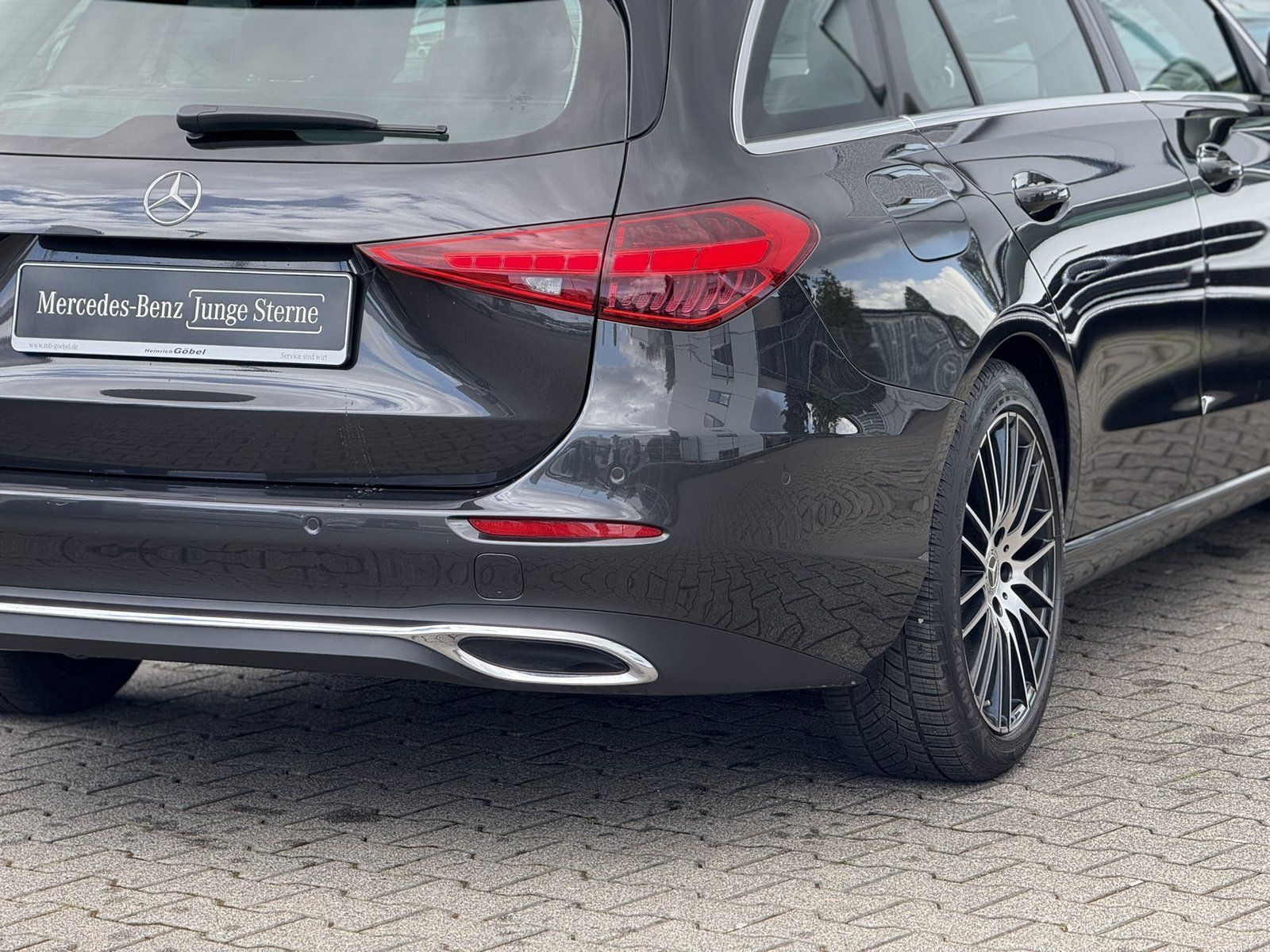 Fahrzeugabbildung Mercedes-Benz C 180 T Avantgarde*PANO*TOTWINKEL*LED*KAMERA*