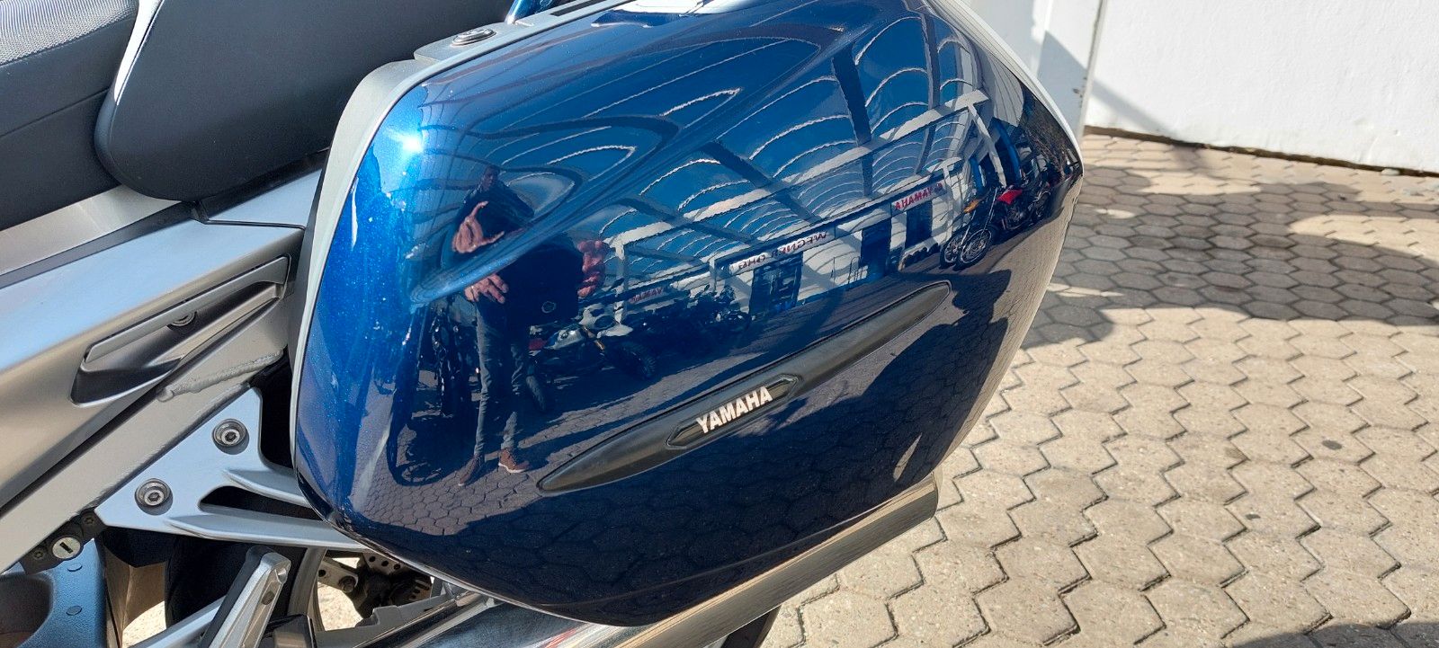Fahrzeugabbildung Yamaha FJR 1300 A   Nur  33500 KM  inkl Top Case