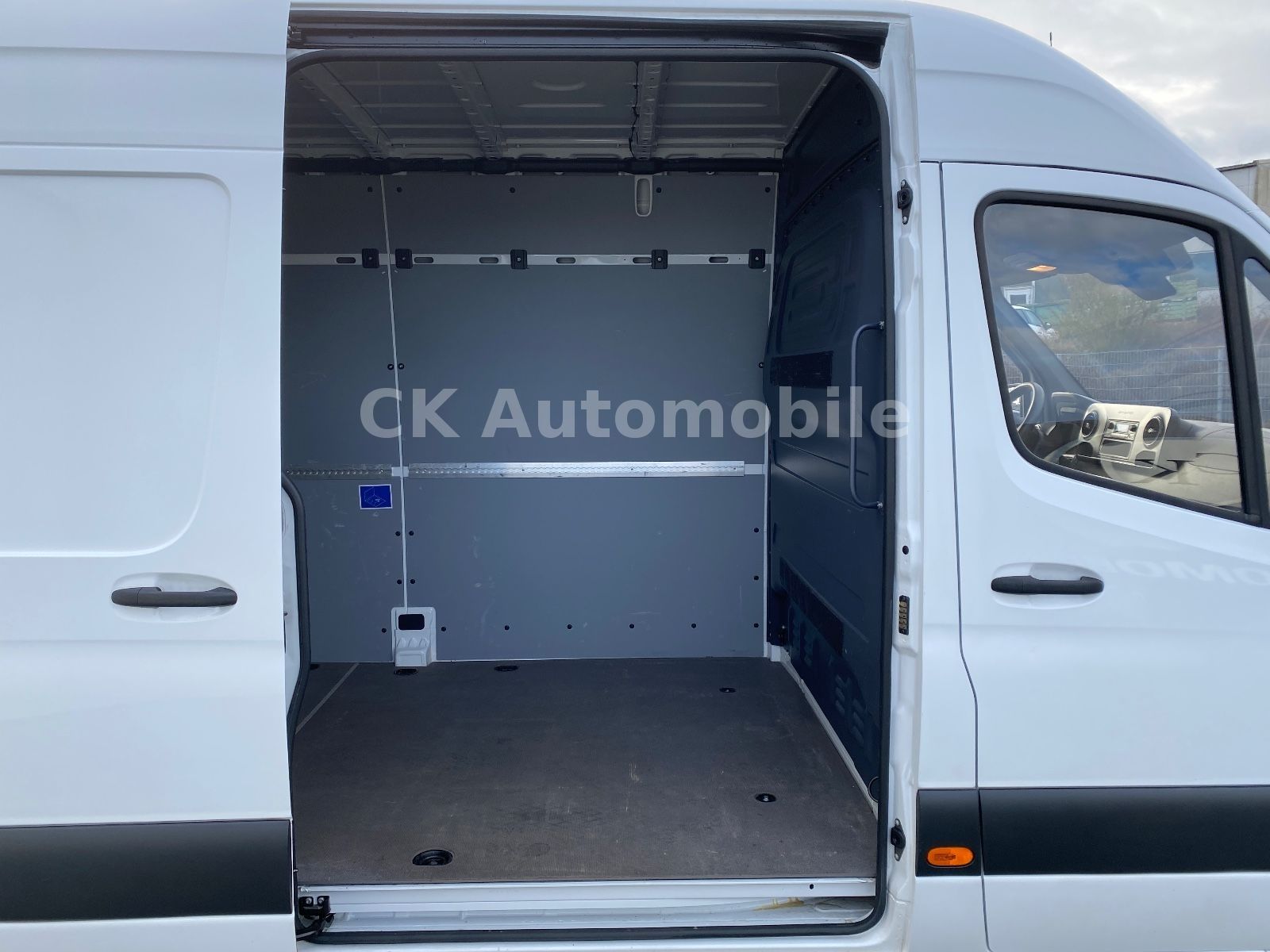Fahrzeugabbildung Mercedes-Benz Sprinter III Kasten 214 CDI FWD L2H2/Klimaanlage