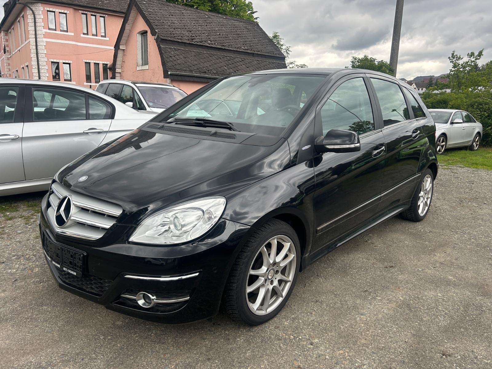 Mercedes-Benz B 180