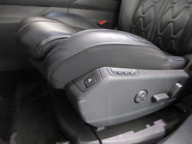 Fahrzeugabbildung Peugeot 5008 GT-LINE 1.2T LED/NAV/SHZ/PDC/360°/LEDER/AHK