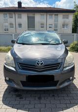 Toyota Verso - gebrauchte Toyota Verso aus dem Jahr 2011