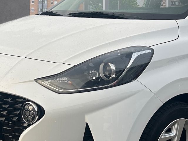 Fahrzeugabbildung Hyundai i10 Edition 30 Apple CarPlay Android Auto DAB SH