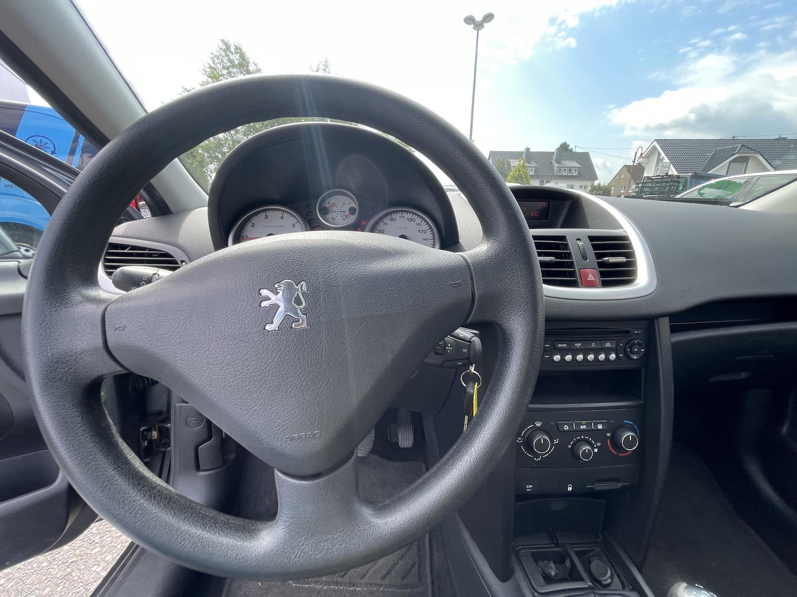 Peugeot 207 2010 — photo 8